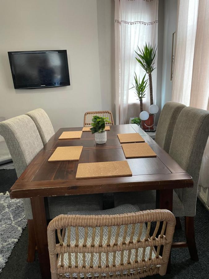 Perfect For Large Groups, Sleeps 15 Close To City Centre Sheffield Bagian luar foto